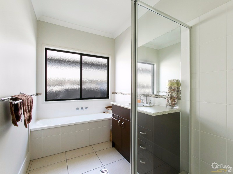 5 Montreal Drive, Peregian Springs QLD 4573