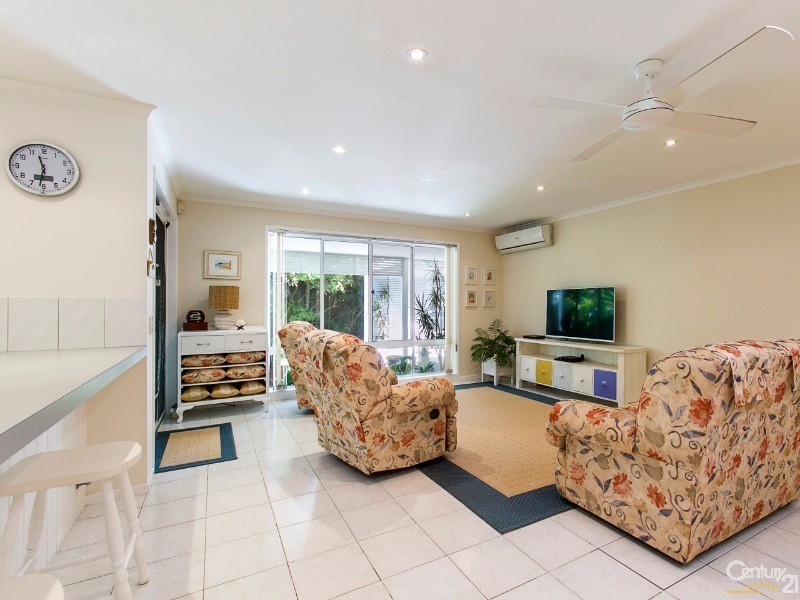 12 Daybreak Court, Castaways Beach QLD 4567