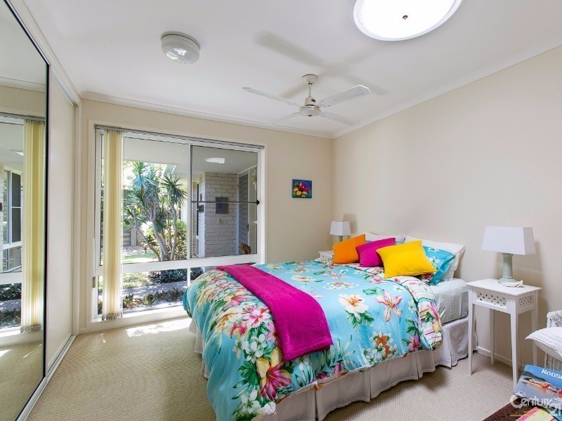 12 Daybreak Court, Castaways Beach QLD 4567