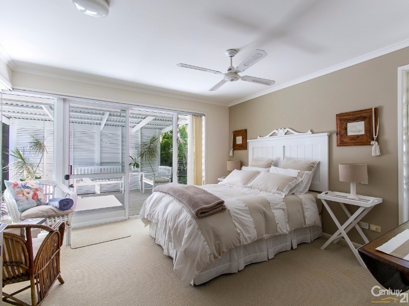 12 Daybreak Court, Castaways Beach QLD 4567