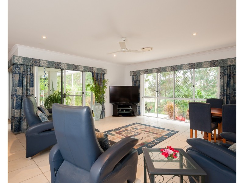 18 Lakeside Drive, Peregian Springs QLD 4573