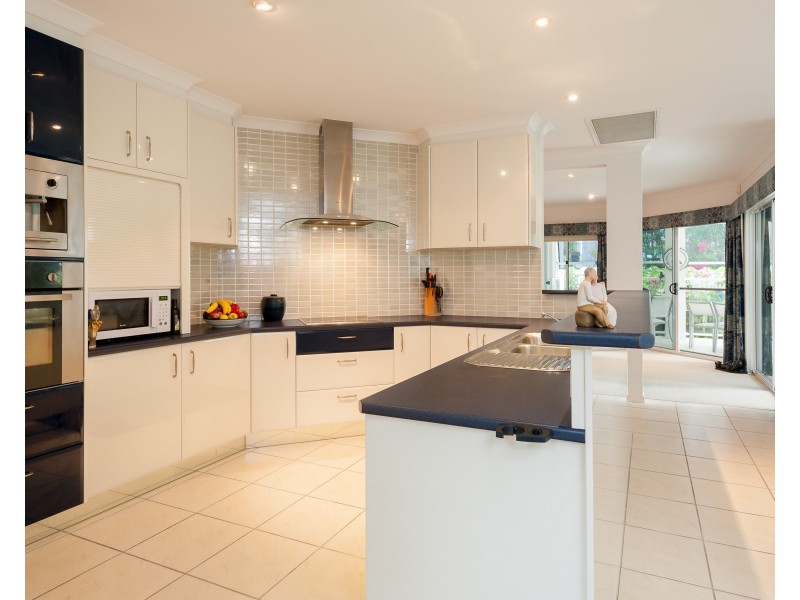 18 Lakeside Drive, Peregian Springs QLD 4573