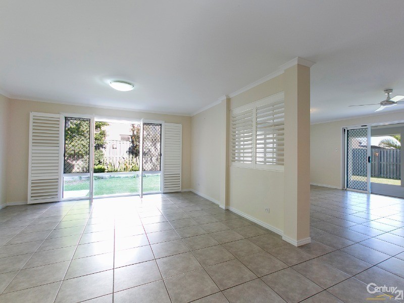 22 Maddens Crescent, Peregian Springs QLD 4573