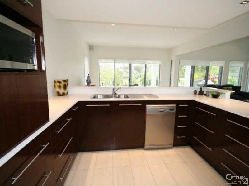 10 Greenside Court, Peregian Springs QLD 4573