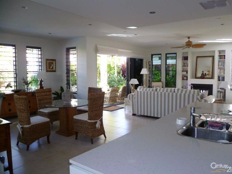 37/115 Peregian Springs Drive, Peregian Springs QLD 4573