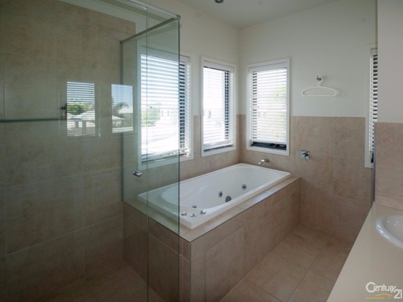 37/115 Peregian Springs Drive, Peregian Springs QLD 4573