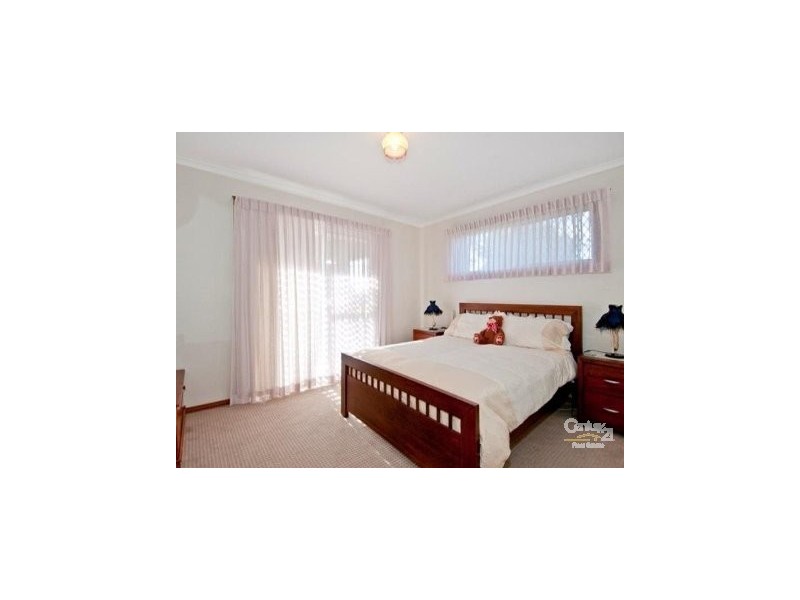 10 Doveton Cres, Mount Warren Park QLD 4207