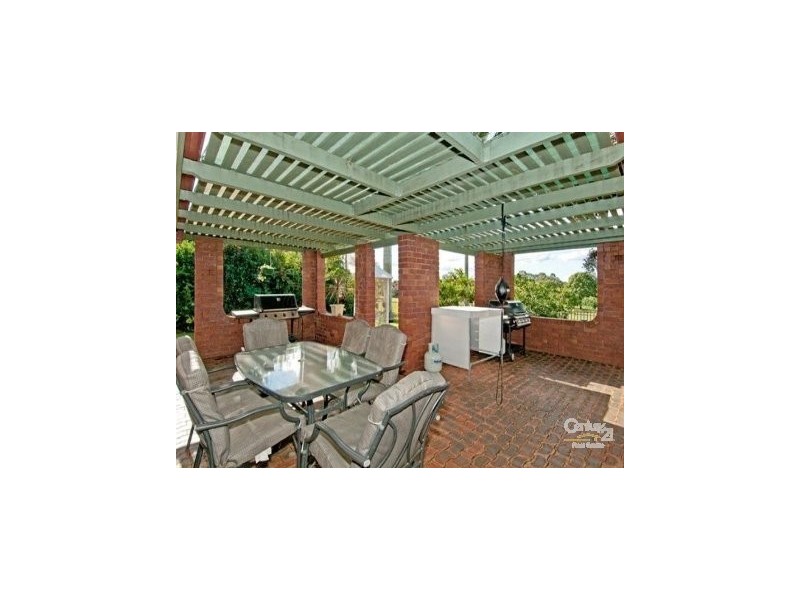 10 Doveton Cres, Mount Warren Park QLD 4207