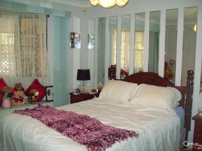 Mount Warren Park QLD 4207