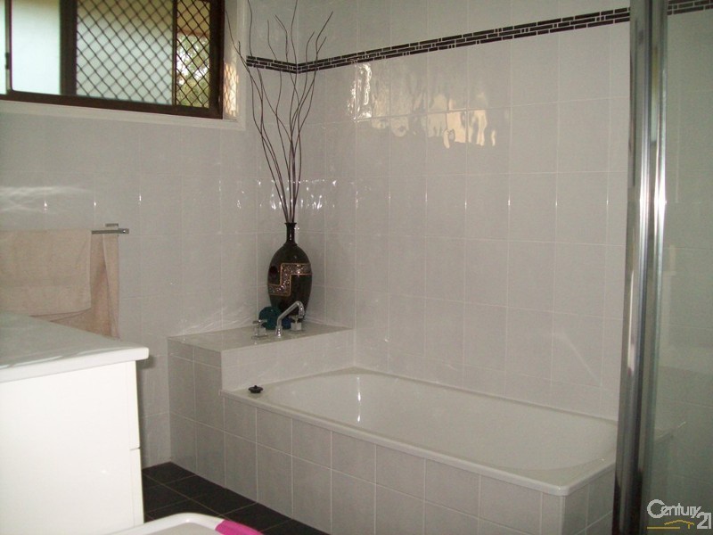 8 Richland Dr, Bannockburn QLD 4207