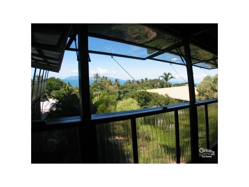 11 Banyan Drive, Bowen QLD 4805