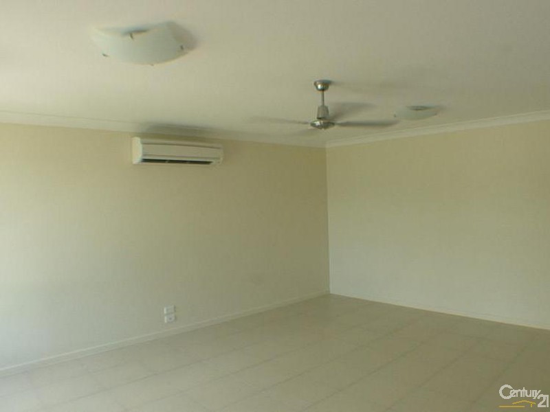 17 Hillview Place, Bowen QLD 4805