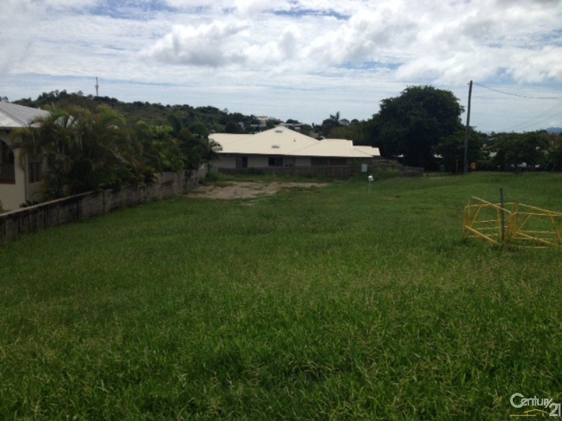 10 Bunting Street, Bowen QLD 4805