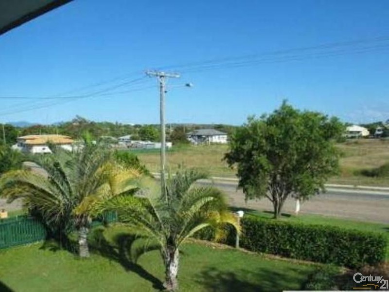 10 Daniel Street, Bowen QLD 4805