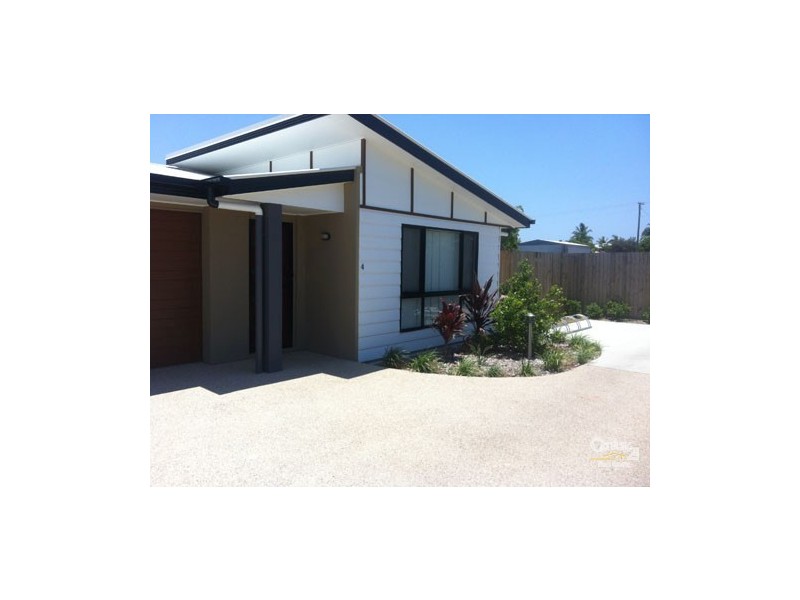 2/10 Gordon Street, Bowen QLD 4805