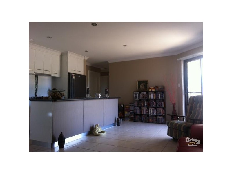 2/10 Gordon Street, Bowen QLD 4805