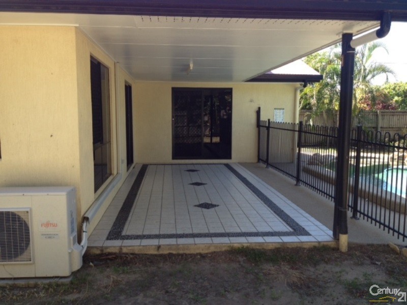 10 Peters Place, Bowen QLD 4805