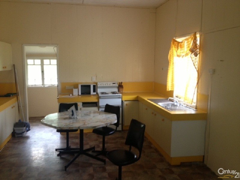 16 Carpet Street, Collinsville QLD 4804