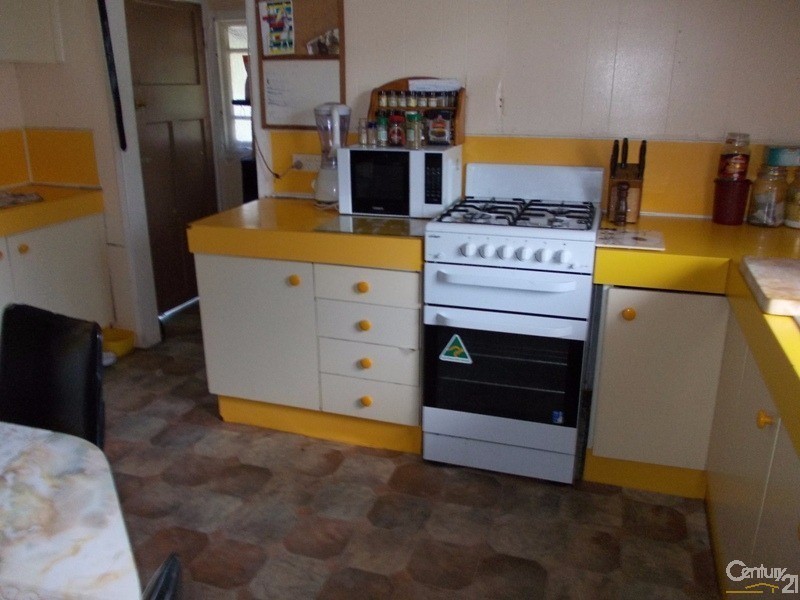 16 Carpet Street, Collinsville QLD 4804