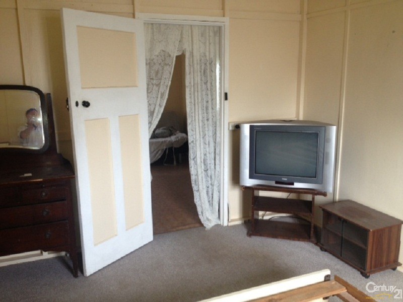 16 Carpet Street, Collinsville QLD 4804