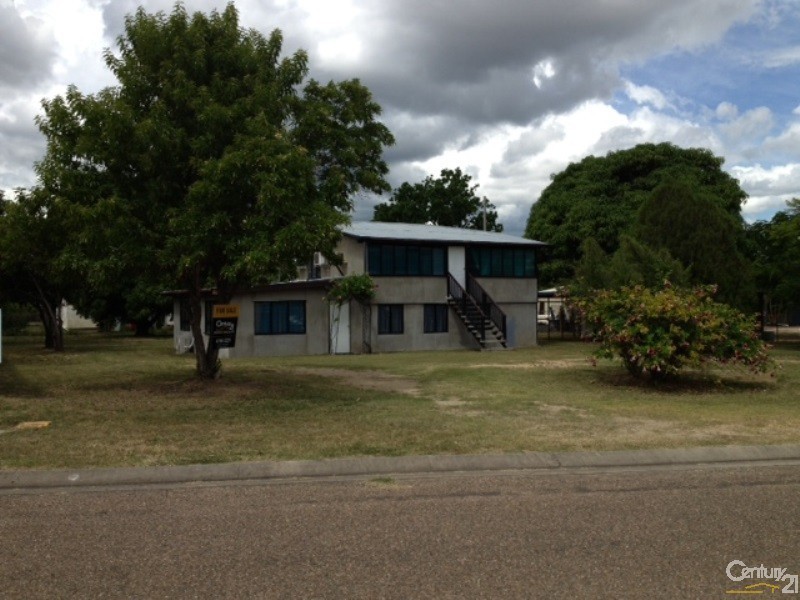 12 Bradfield Street, Collinsville QLD 4804