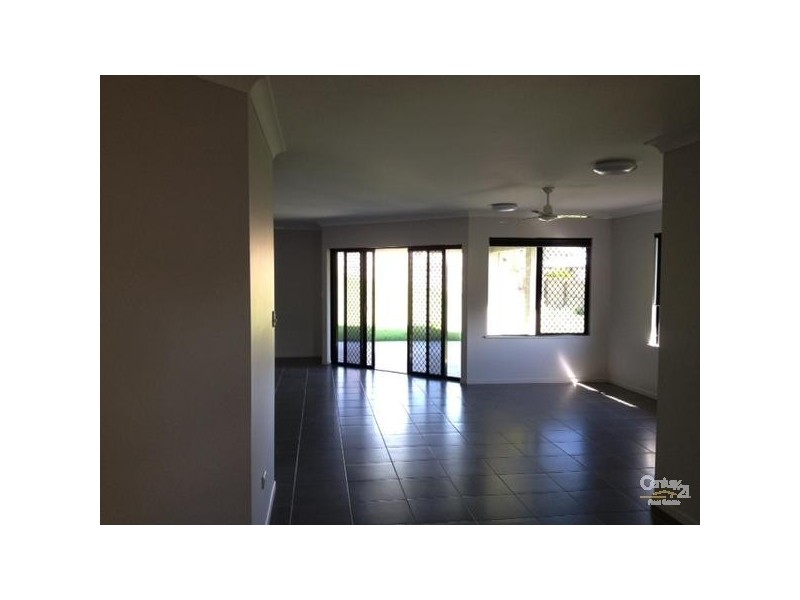 2 Seacove Crescent, Bowen QLD 4805