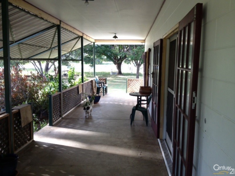 102 Ferguson Road, Bowen QLD 4805