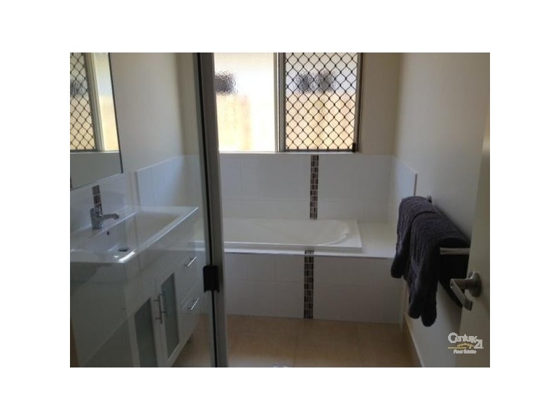 16 Seabreeze Crescent, Bowen QLD 4805