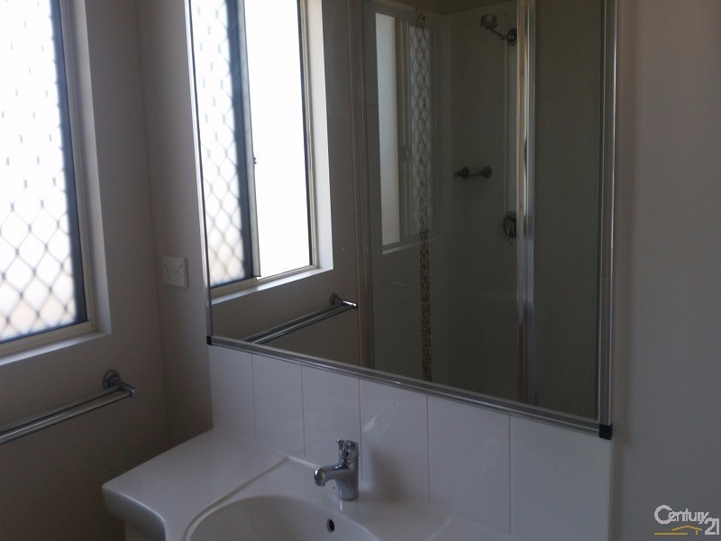 16 Seabreeze Crescent, Bowen QLD 4805