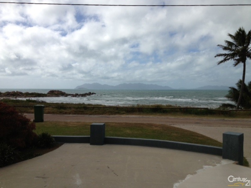 17 Bluewater Parade, Bowen QLD 4805