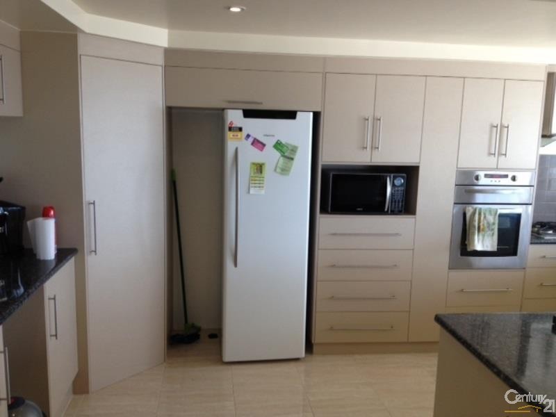 17 Bluewater Parade, Bowen QLD 4805