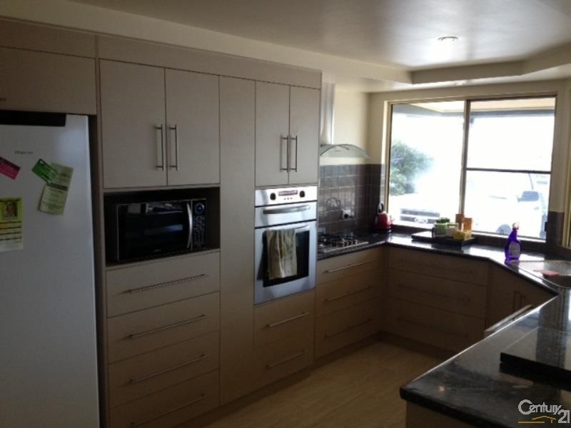 17 Bluewater Parade, Bowen QLD 4805