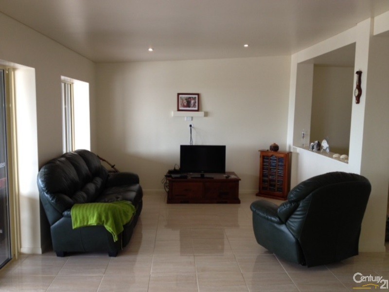 17 Bluewater Parade, Bowen QLD 4805