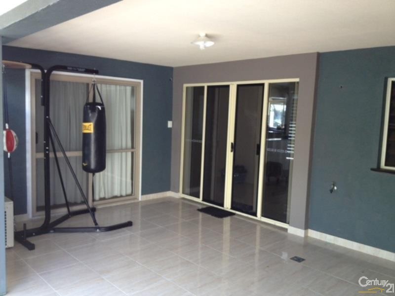 17 Bluewater Parade, Bowen QLD 4805