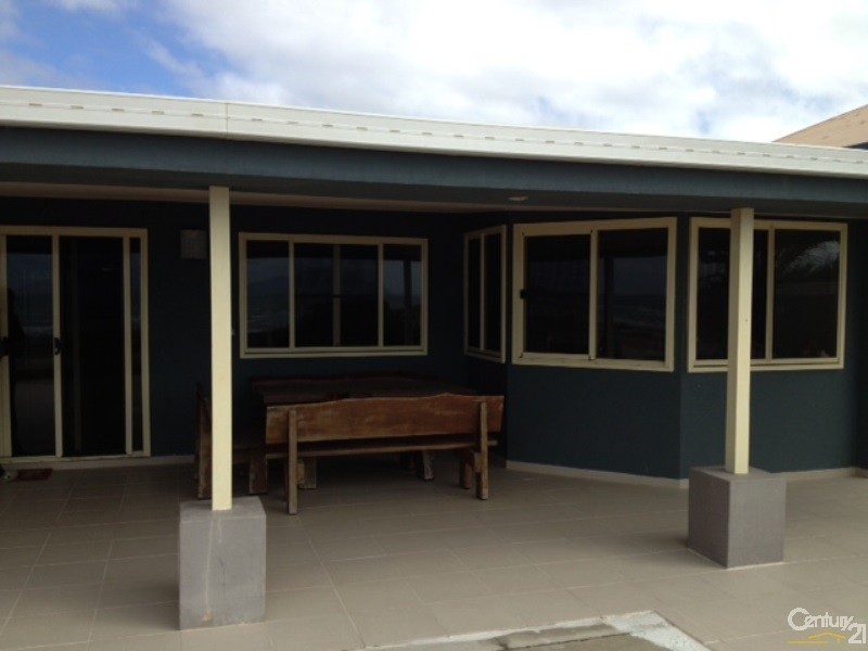 17 Bluewater Parade, Bowen QLD 4805