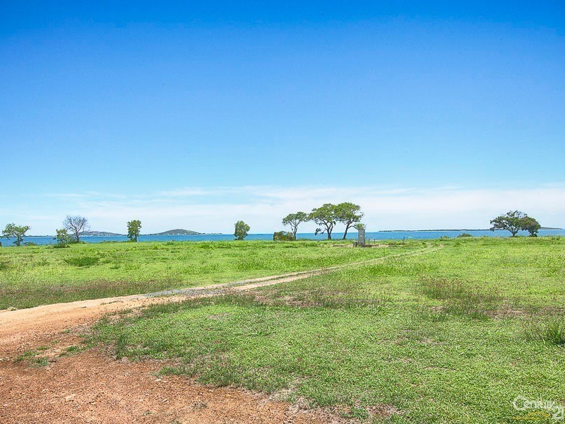 18 Bayside Court, Bowen QLD 4805