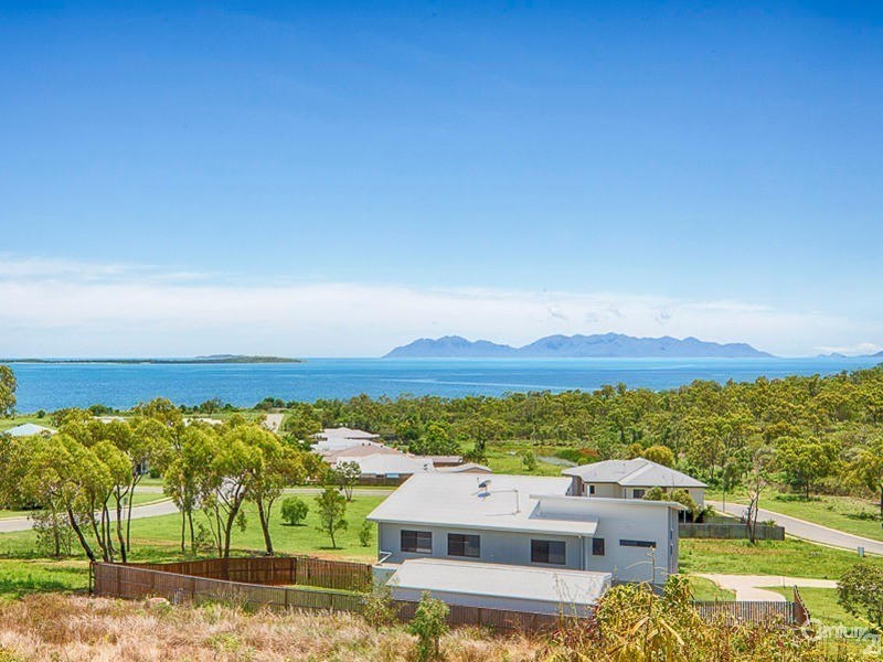 18 Bayside Court, Bowen QLD 4805