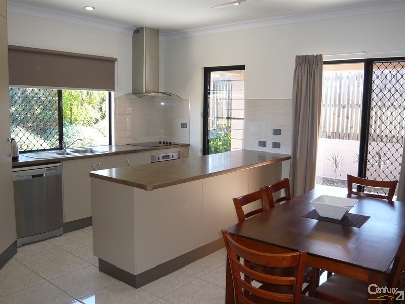 3/11 Kennedy Street, Bowen QLD 4805