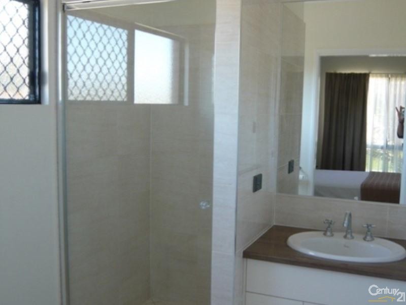 3/11 Kennedy Street, Bowen QLD 4805