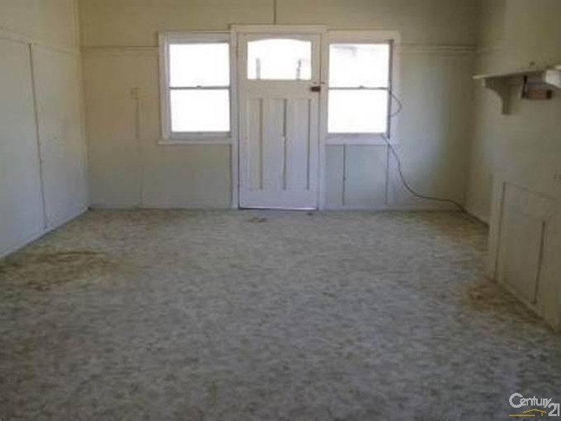 19 Murroona Street, Bowen QLD 4805