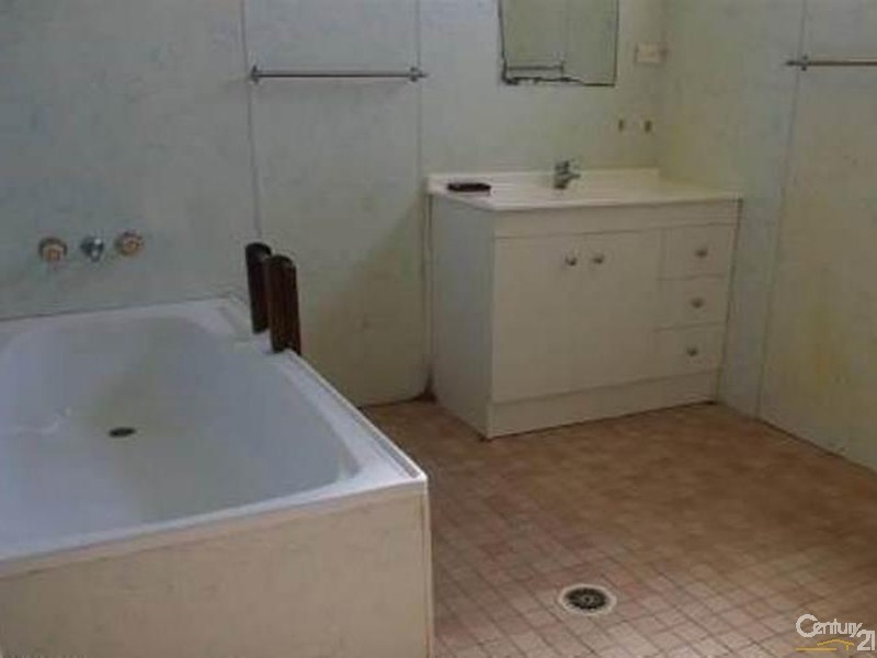 19 Murroona Street, Bowen QLD 4805