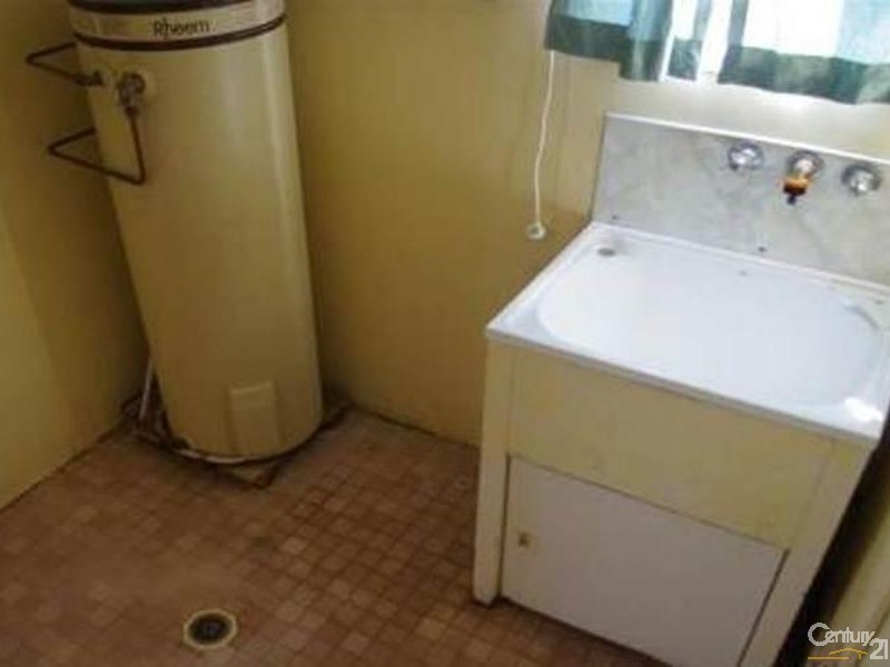 19 Murroona Street, Bowen QLD 4805