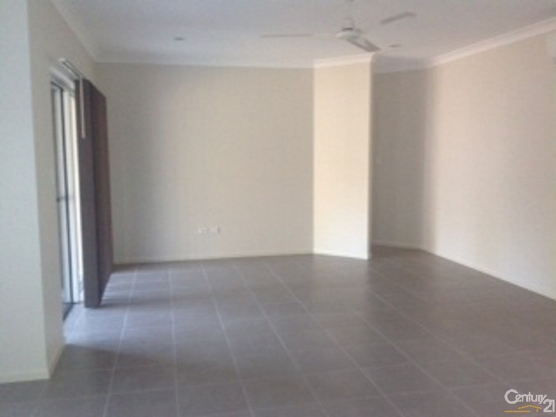 4 Eighth Close, Bowen QLD 4805