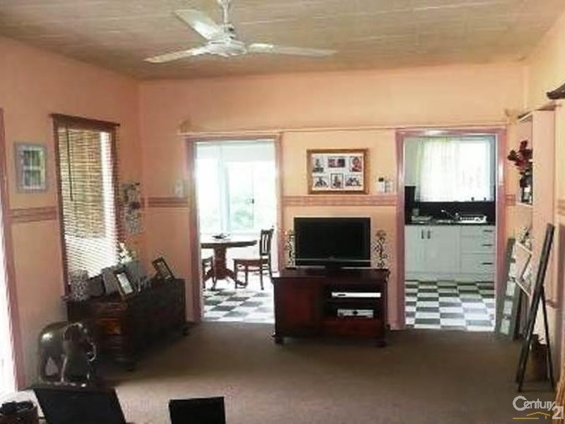 51 Reynolds Street, Bowen QLD 4805