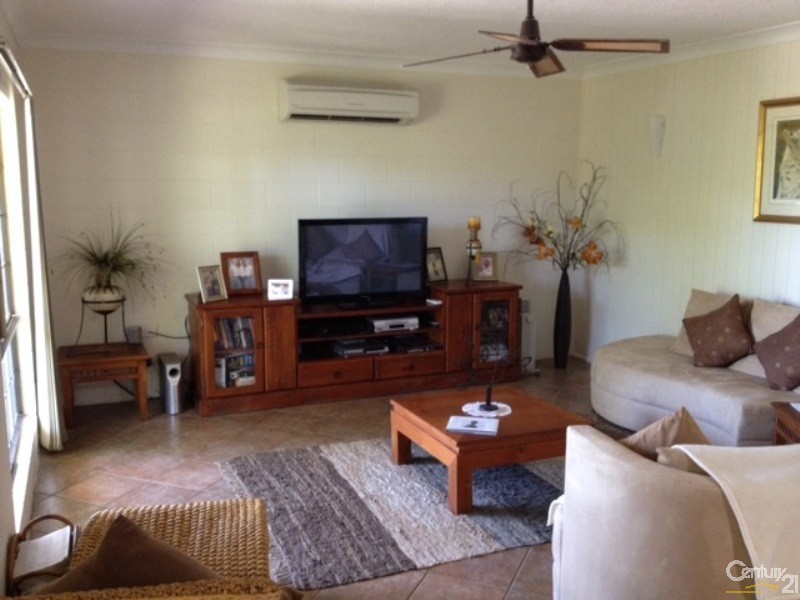 19 Field Street, Bowen QLD 4805