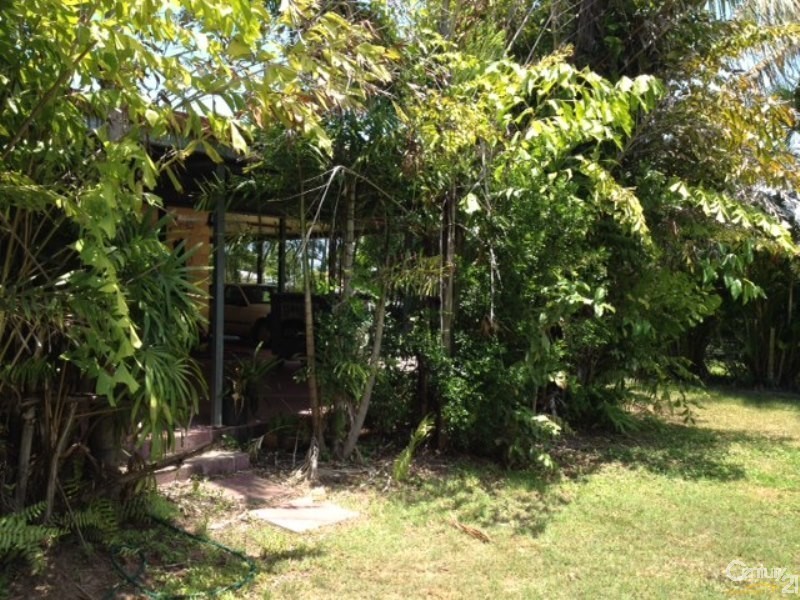 19 Field Street, Bowen QLD 4805