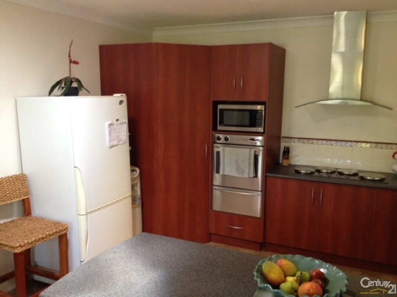 19 Field Street, Bowen QLD 4805