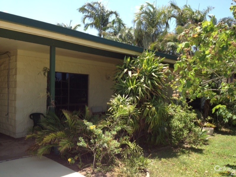 19 Field Street, Bowen QLD 4805