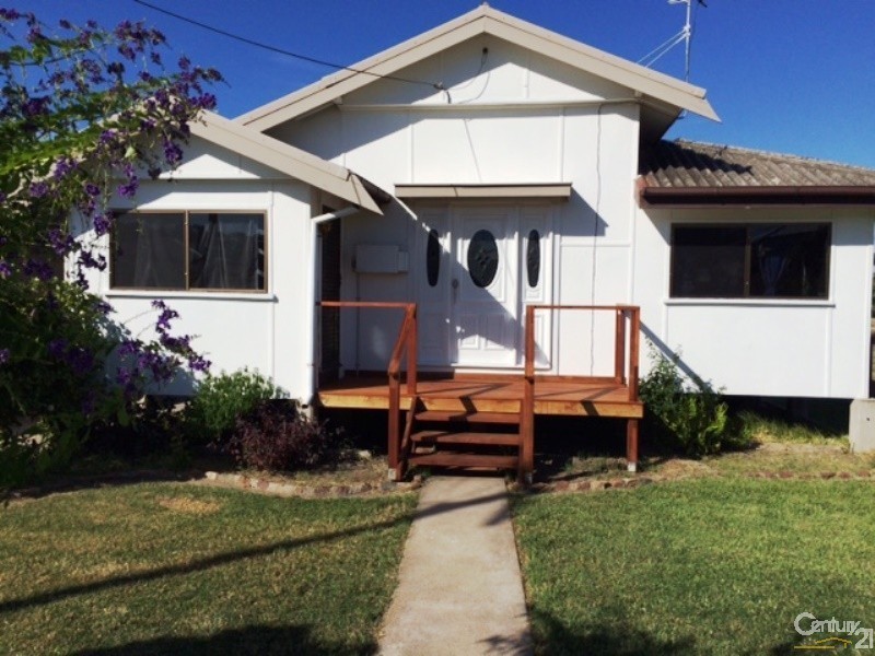 4 Korah Street, Bowen QLD 4805