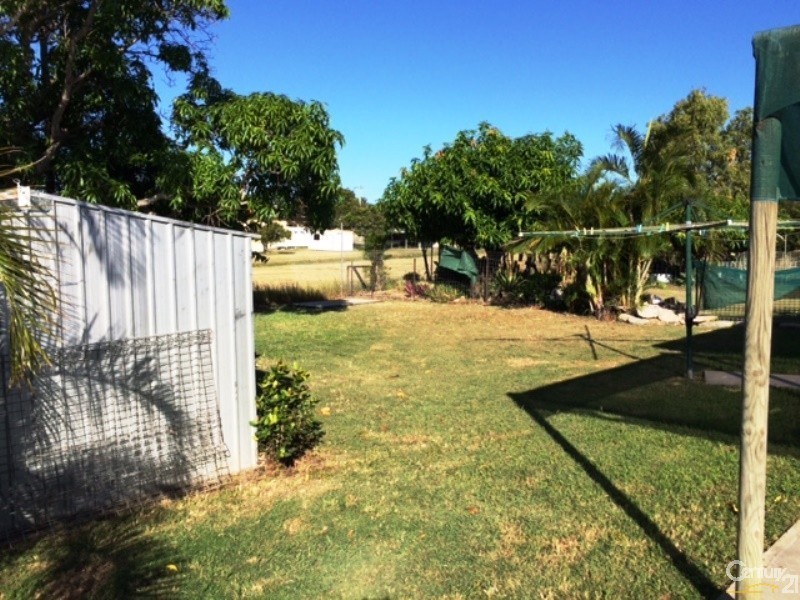 4 Korah Street, Bowen QLD 4805